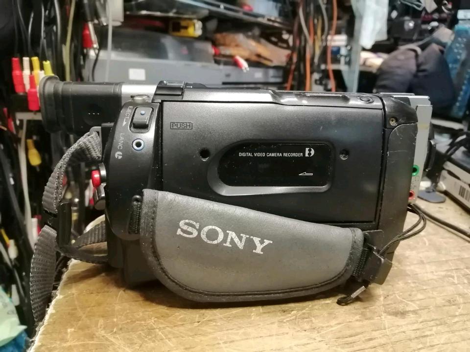 SONY DCR-TRV310E, Videocamera Hi8, Digital 8 und Video 8!!