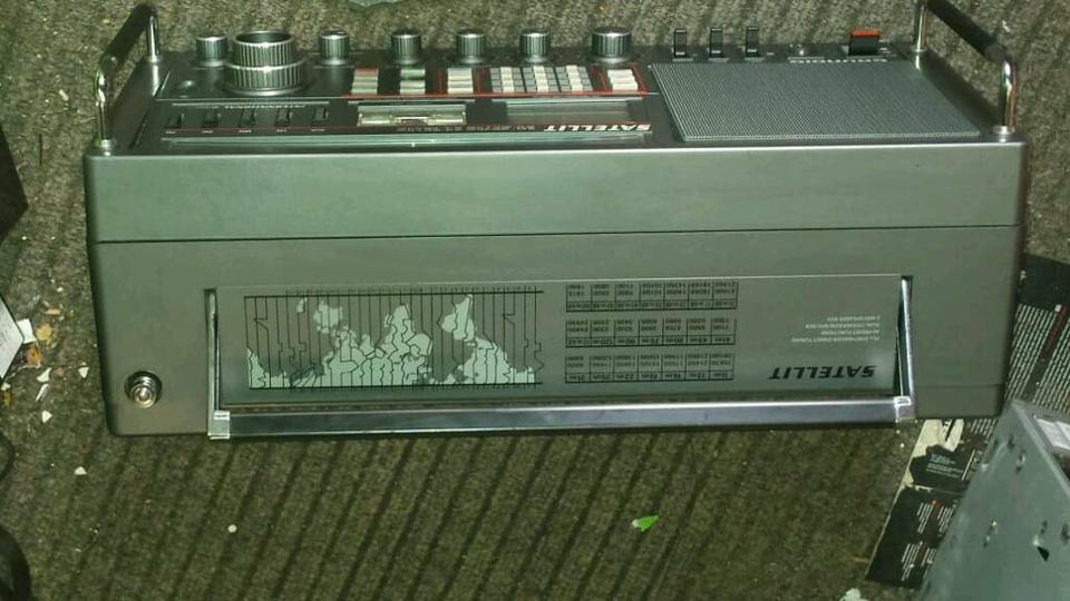 GRUNDIG Satellit Professional 650; Radio