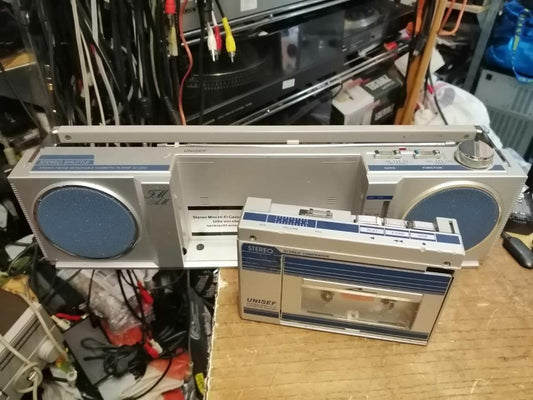 UNISEF AF-2000 Stereo Mini Radio-Cassetten-Recorder!!!