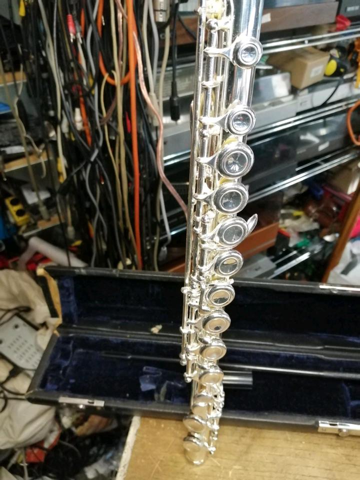 QUERFLÖTE "SOLO", mit Koffer (aber beschädigt)