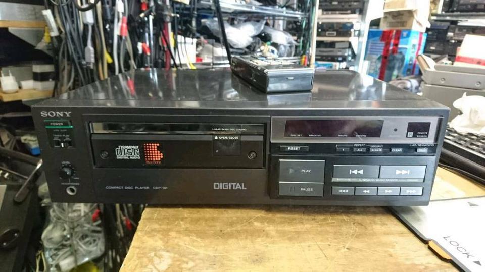 SONY CDP-101, CD-PLAYER mit Fernbedienung, DEFEKT!!