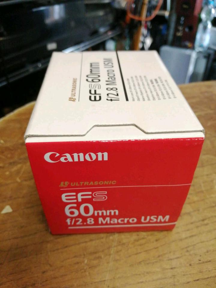 CANON EFS 60, 60 mm, f/2.8 Macro USM, Objektiv mit Original-Kart!