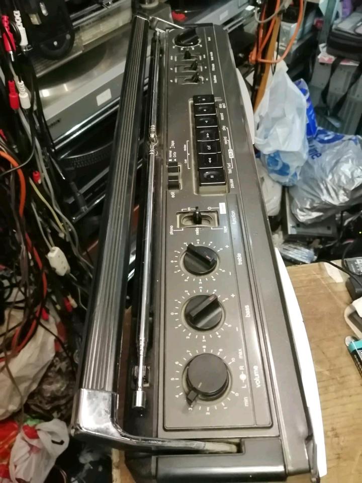 SHARP GF-8585HB, Radio-Cassetten-Recorder, etwas DEFEKT!!