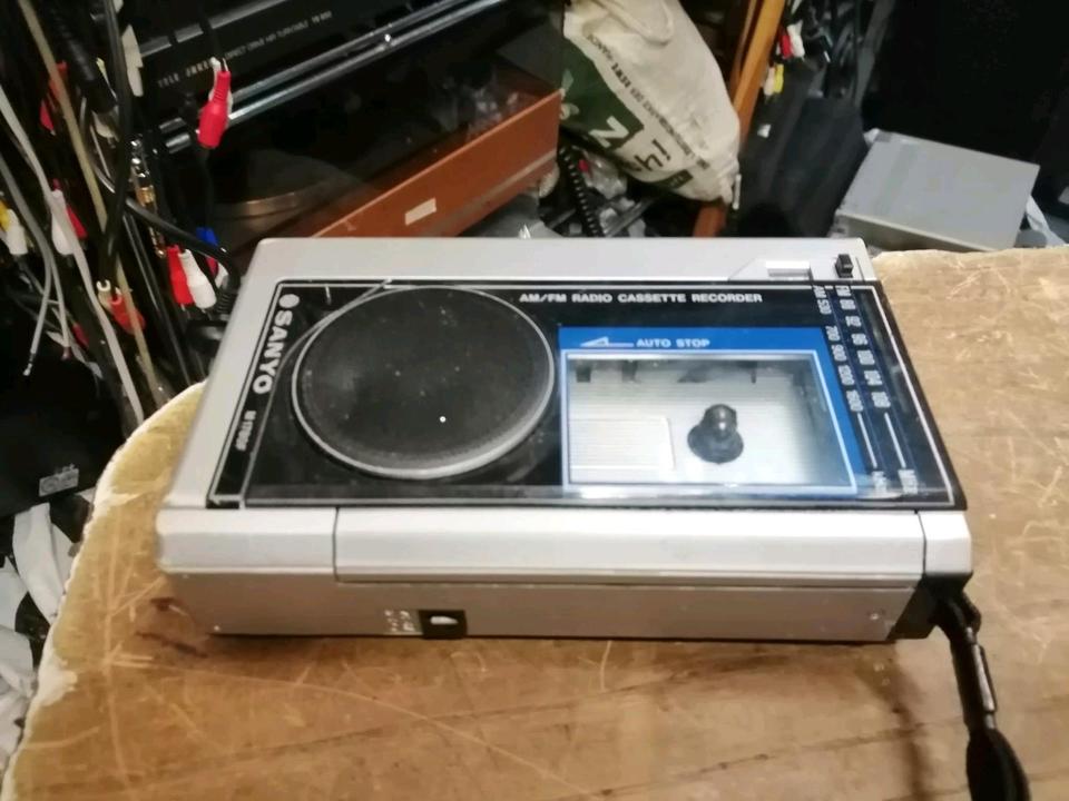SANYO M1780F, Walkman mit Radio, etwas DEFEKT!!