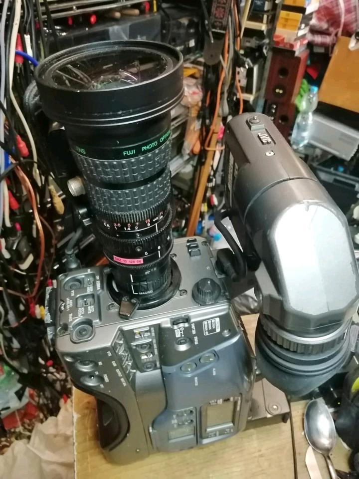 JVC GY-DV500, MiniDV-Videocamera mit einem Adapter!!