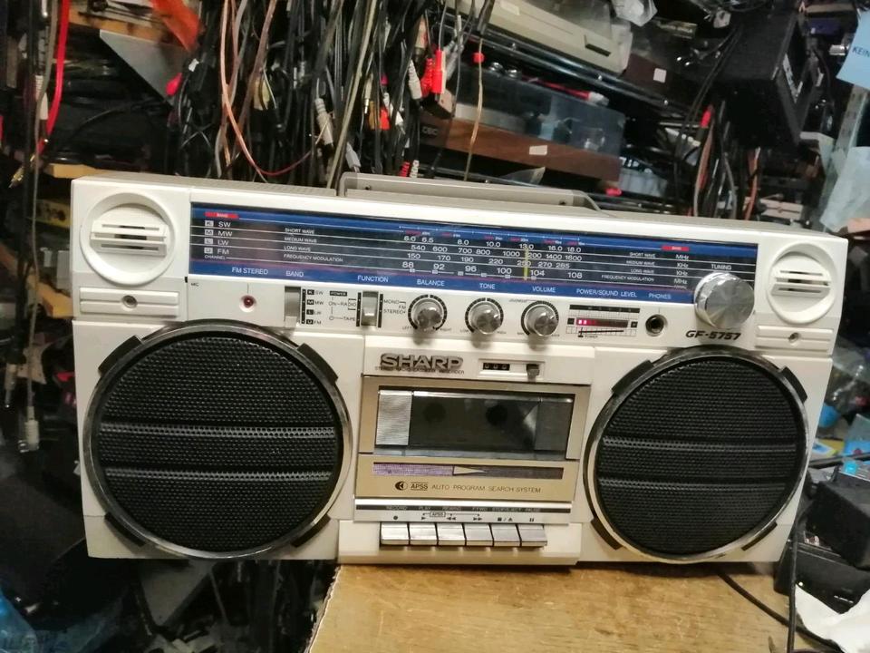SHARP GF-5757H, Radio-Cassetten-Recorder, weiß, SELTEN!!!
