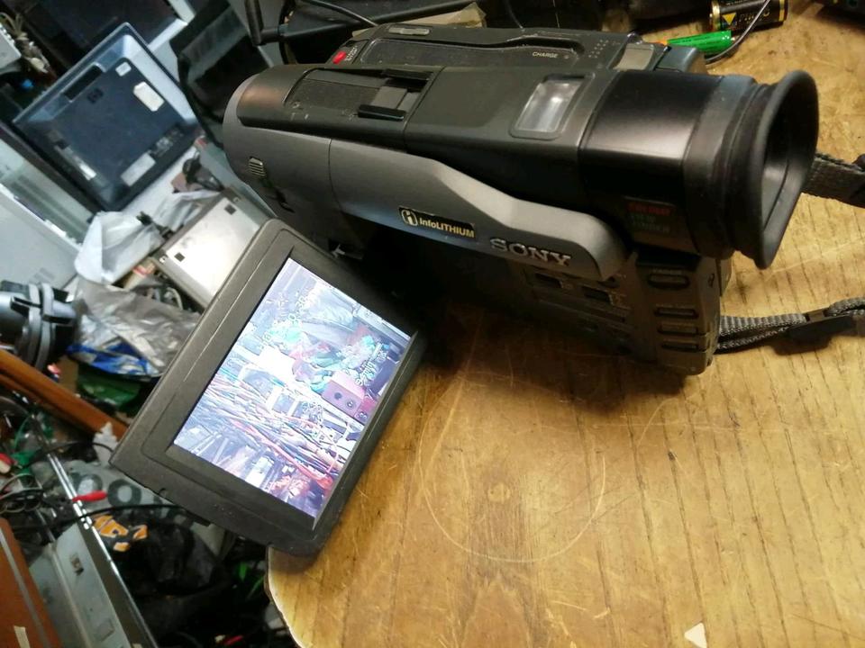 SONY CCD-TRV91E, Videocamera Hi8 +Video8, mit Zubehör!!