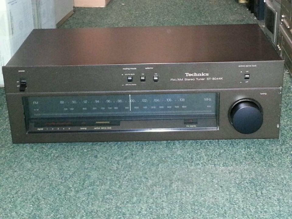 TECHNICS ST-8044K; FM/AM Tuner,sehr guter Zustand!