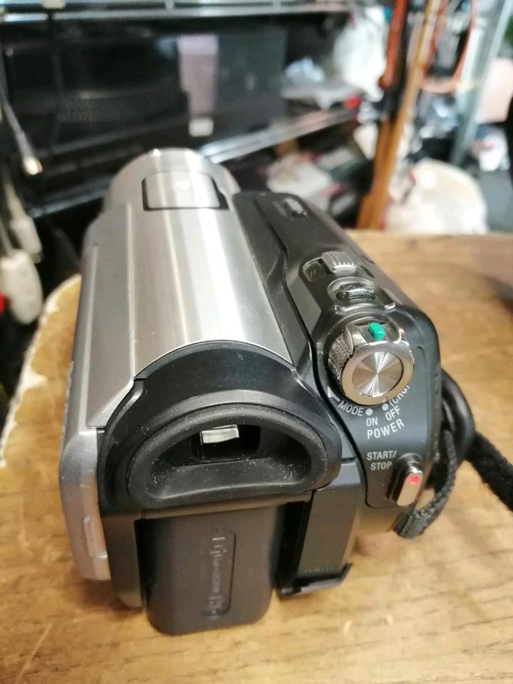 SONY HDR-HC5E, MiniDV-Videocamera + Zubehör, OHNE Speicherkarte!!