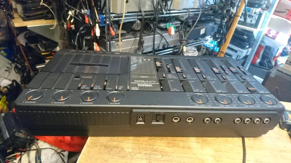 YAMAHA MT100 Multi 4-Track Mixer, mit Universal-Adapter!