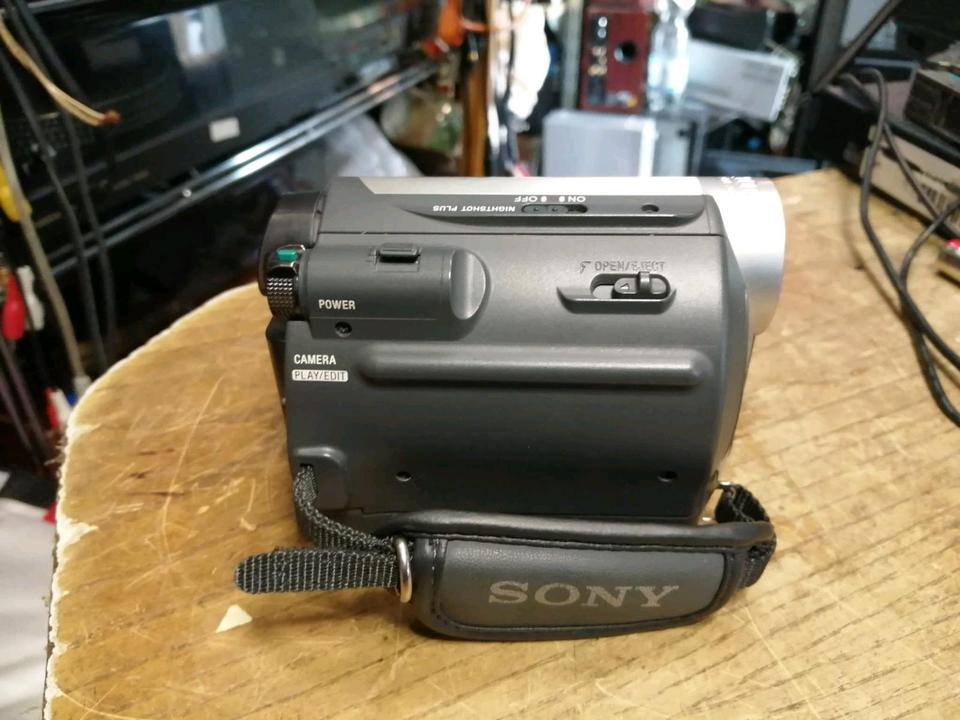 SONY DCR-HC45, MiniDV-Videocamera + SONY Station für Cameras!!
