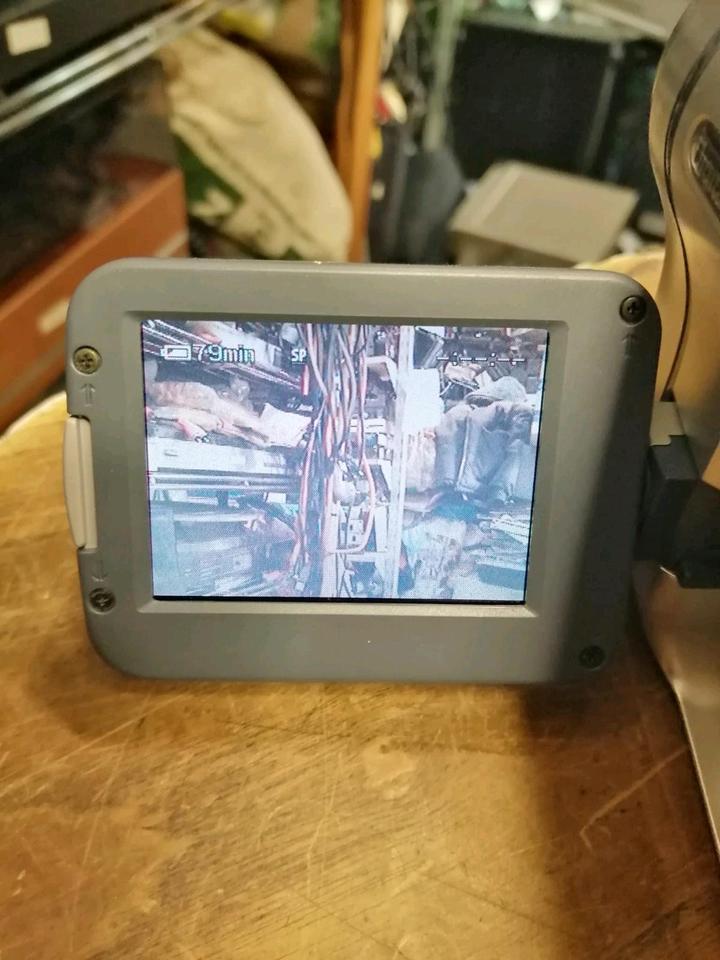 SONY DCR-TRV255E, Videocamera Digital 8, mit Zubehör!!!
