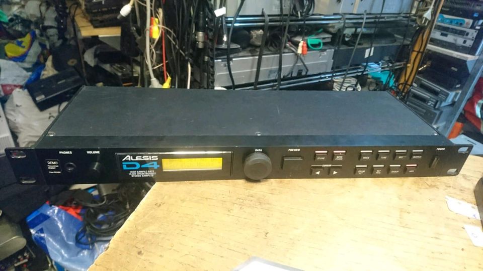 ALESIS D4, 16 BIT DRUM MODULE, mit Universal-Adapter!!