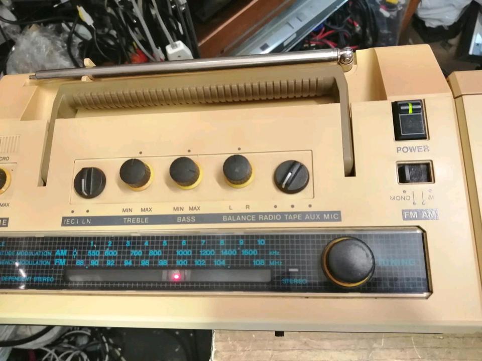 RFT SKR1200 Party, Radio-Cassetten-Recorder DEFEKT!!