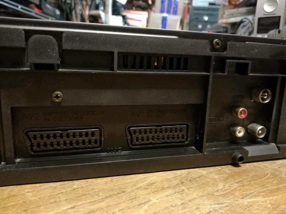 JVC HR-J668EU, Videocassettenrecorder, mit Zubehör!!