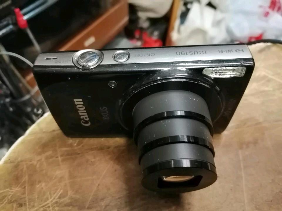 CANON IXUS 190, Digital-Kamera mit Zubehör!!!
