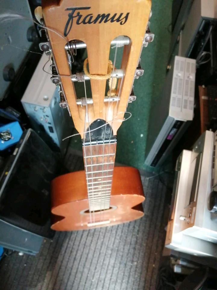 FRAMUS Amateur, Gitarre, 2 Saiten fehlen!