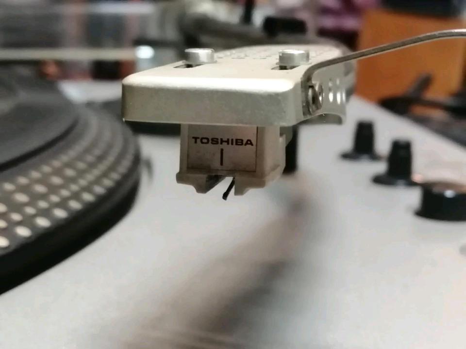 TOSHIBA SR-255, Plattenspieler mit Original-Nadelsystem!