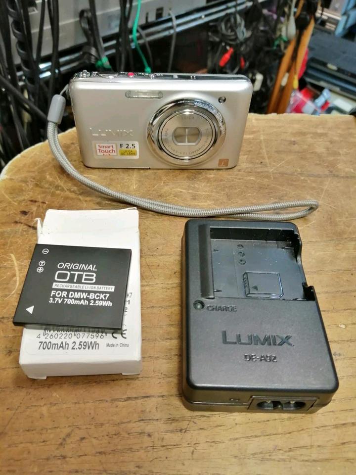 PANASONIC LUMIX DMC-FX77, Digital-Kamera mit Zubehör!!