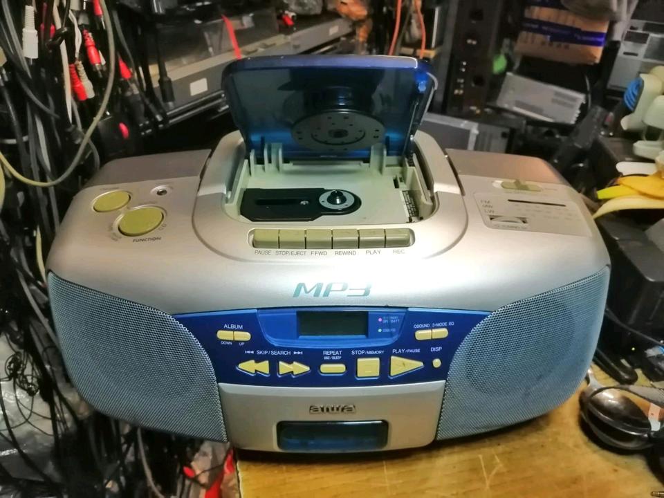 AIWA CSD-A1MPEZ, Radio-Cassetten-Recorder mit CD, etwas DEFEKT!!