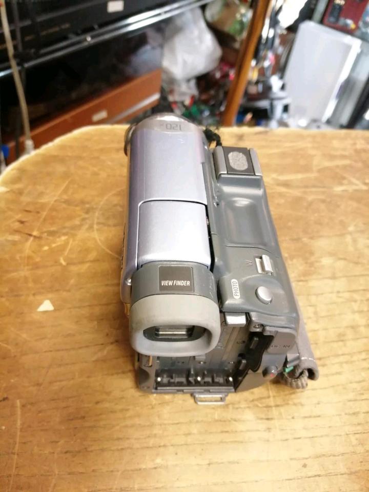 SONY DCR-TRV14E, MiniDV-Videocamera mit Zubehör!!