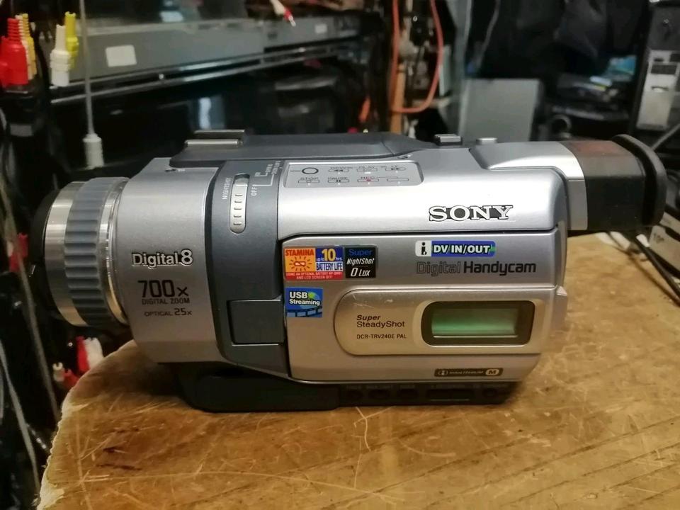 SONY SteadyShot DCR-TRV240E, Videocamera Hi8, Digital 8 + Video