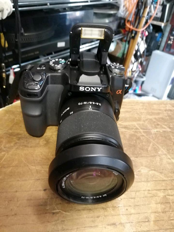 SONY DSLR-A100, Digital-Kamera mit Zubehör, guter Zustand!