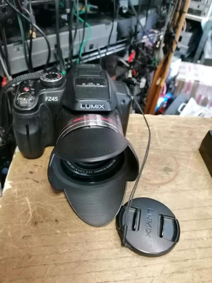 PANASONIC LUMIX DMC-FZ45, Digital-Kamera mit Zubehör!!!