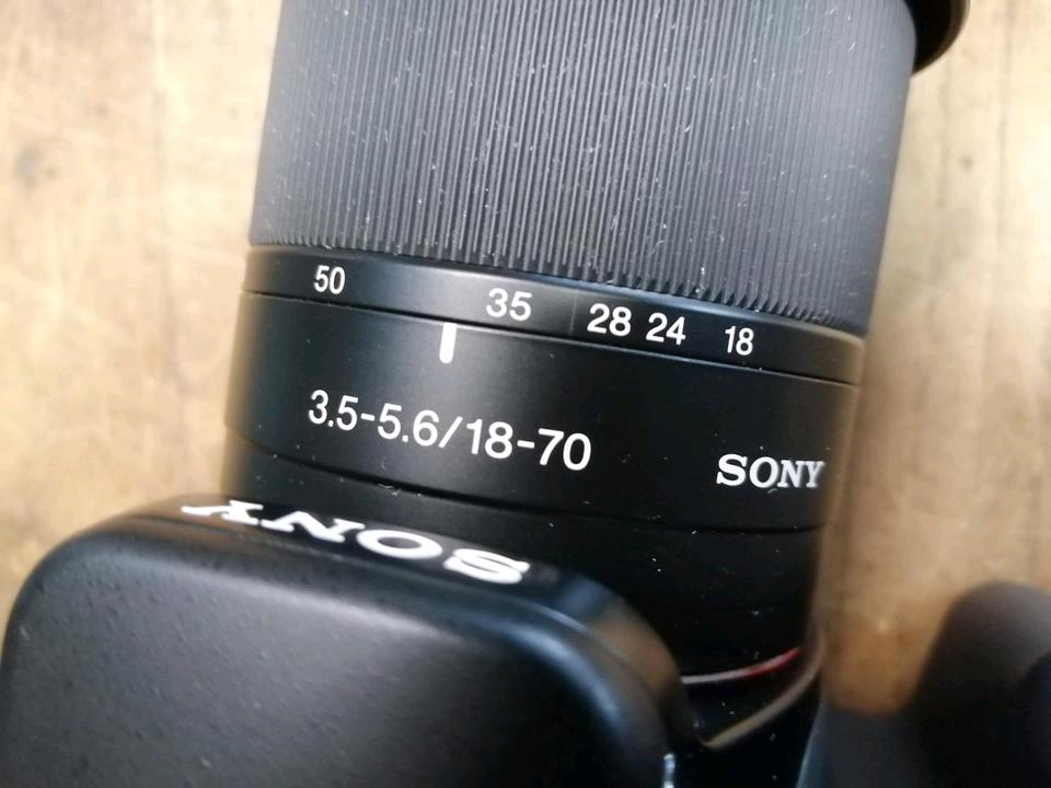 SONY DSLR-A100, Digital-Kamera mit Zubehör, guter Zustand!