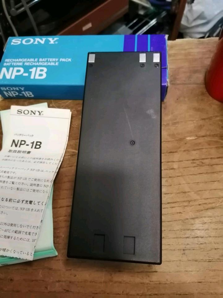 SONY NP-1B, Rechargeable Battery Packm NEU & OVP!!