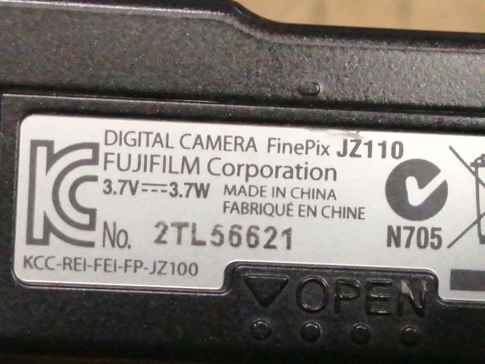 FUJIFILM JZ110 Digital Camera FinePix, Digital-Kamera mit Zubehör