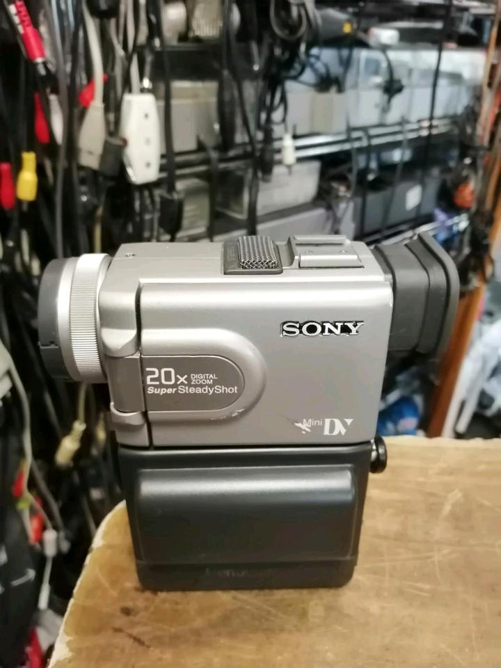 SONY DCR-PC7E, MiniDV-Videocamera mit Zubehör!!