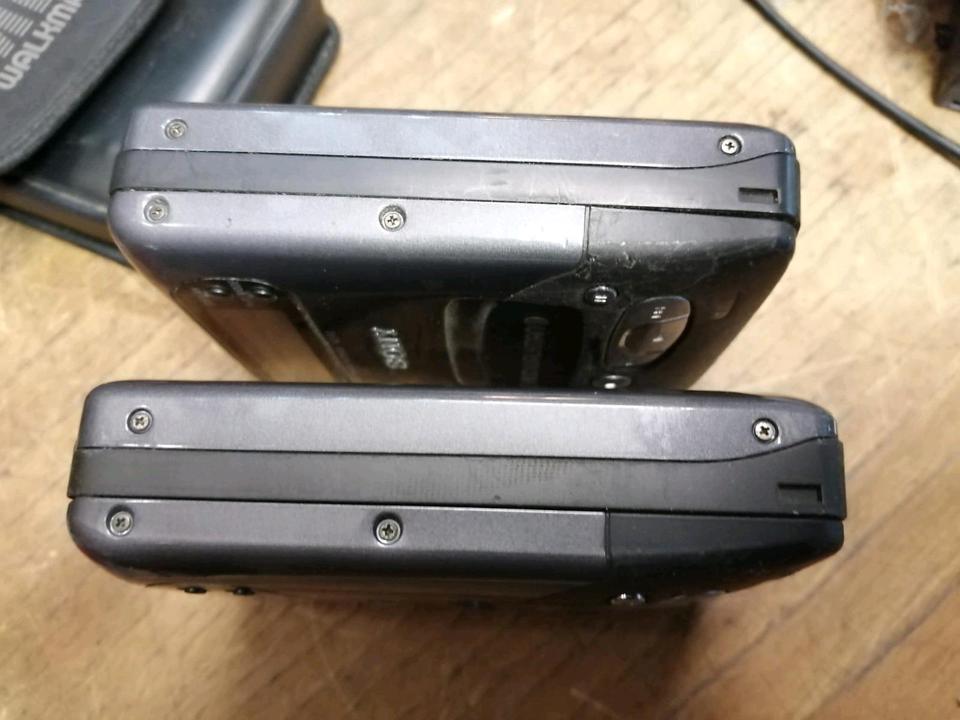 SONY MZ-R2, 2 portable MD-Walkman, DEFEKT!!!