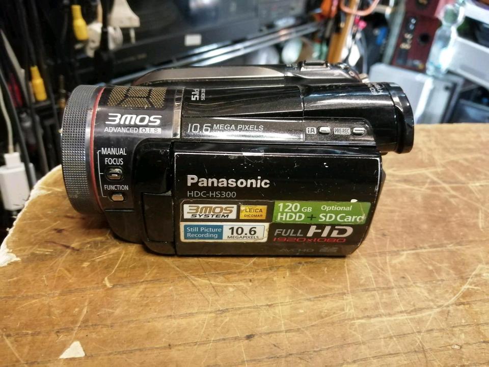 PANASONIC HDC-HS300, Videocamera OHNE Speicherkarte!!!