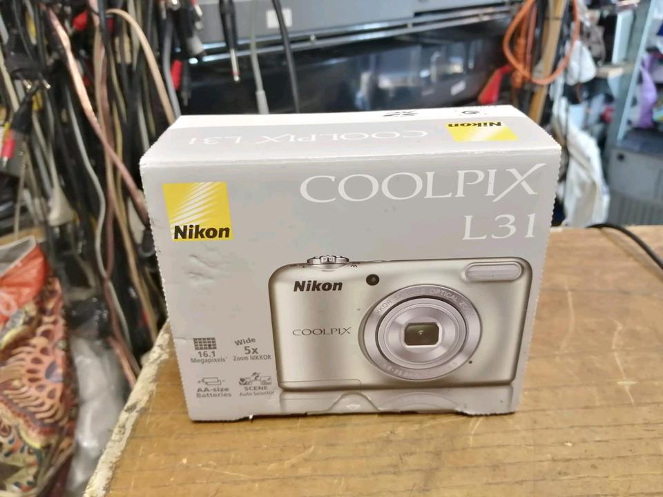 NIKON COOLPIX L31, Digital-Kamera mit Originalkarton!!!