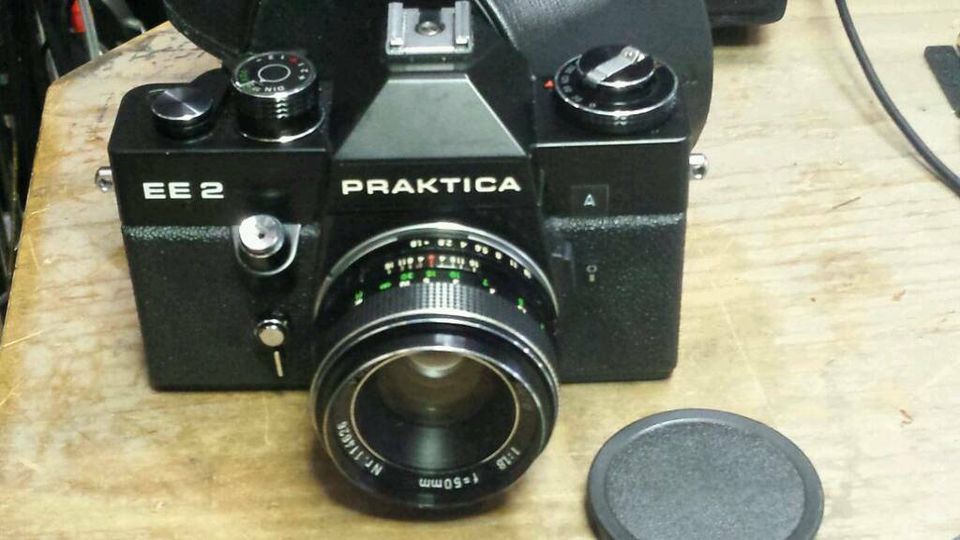 PRAKTICA EE2; Analog-Camera + Objektiv PORST Color Reflex