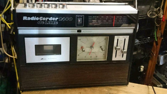 RADIOCORDER 2400 de Luxe, Radio-Cassetten-Recorder, etwas DEFEKT!