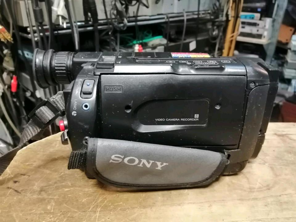 SONY CCDGTR425E, Videocamera Hi8 und Video 8, mit Zubehör!!!