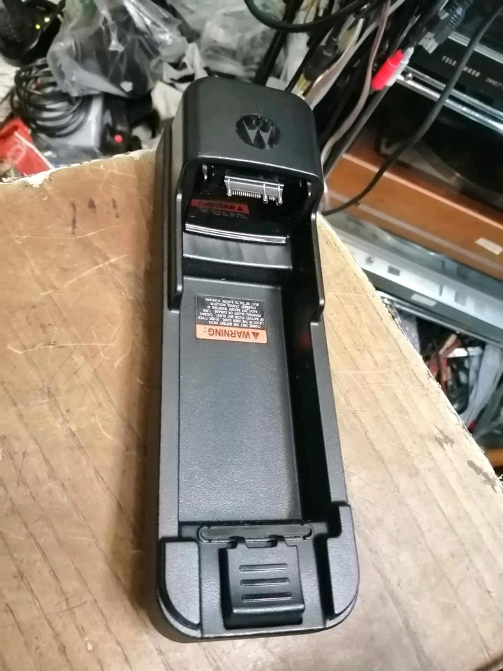 MOTOROLA PMLN5547A, Ladegerät, OHNE Kabel, wie neu!!