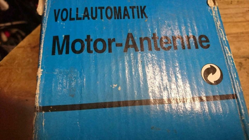 Vollautomtik Motor-Antenne, 12 Volt, NEU und originalverpackt!