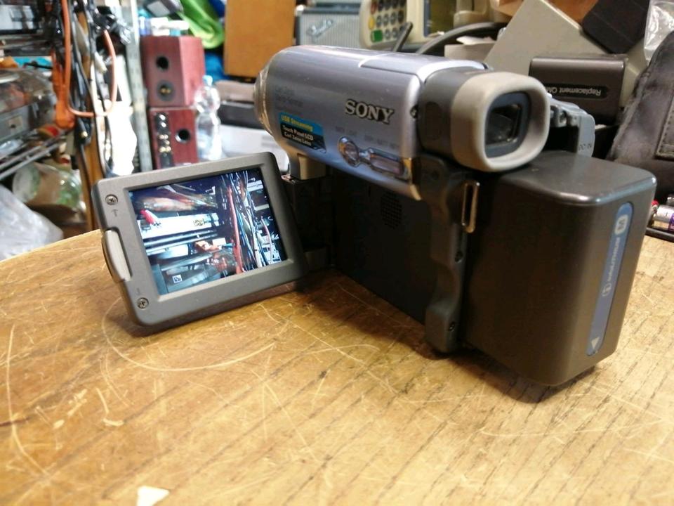 SONY DCR-TRV14E, MiniDV-Videocamera mit Zubehör!!