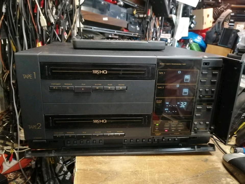 AMSTRAD DD8904, Doppel-Videocassettenrecorder, DEFEKT!,,