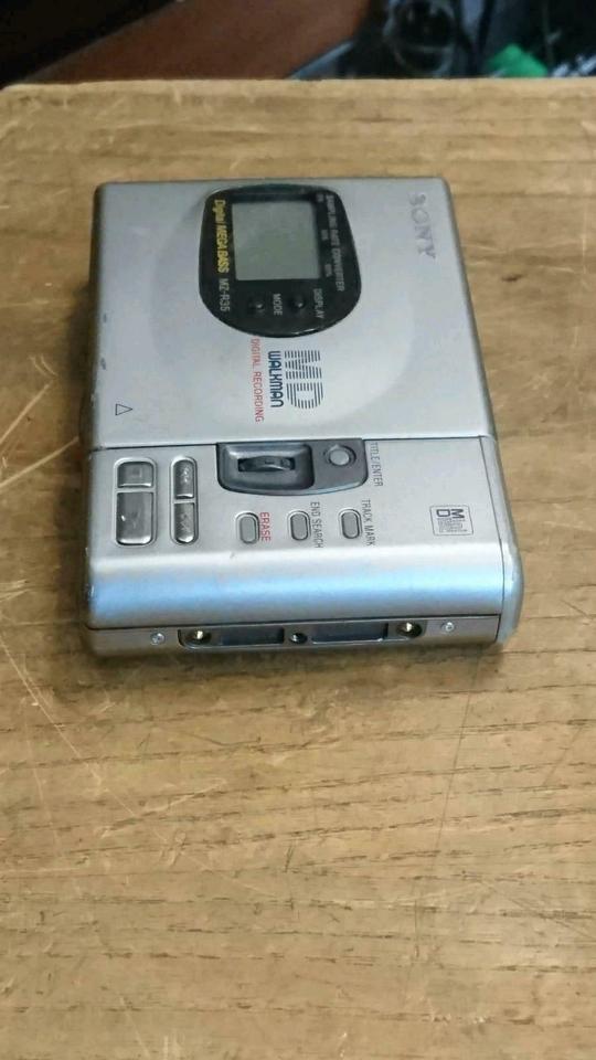 SONY MZ-R35 portable Minidisc-Recorder mit Original-Adapter