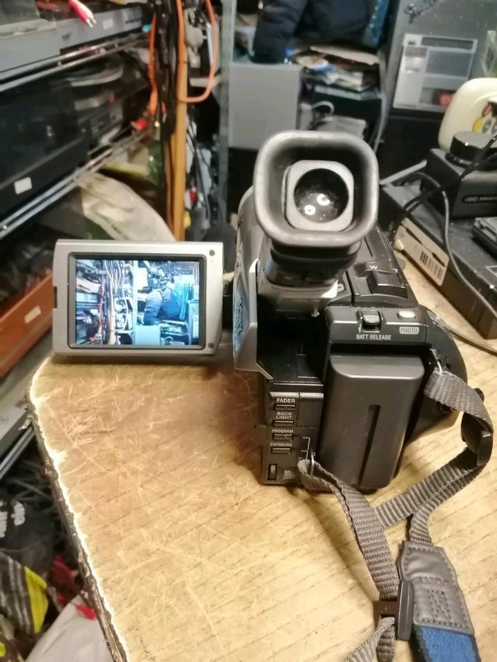 SONY DCR-TRV310E, Videocamera Hi8, Digital 8 und Video 8!!