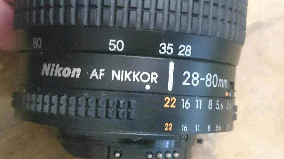 NIKON D60 Digita-Kamera - NEU + NIKON NIKKOR Objektiv + Zubehör!