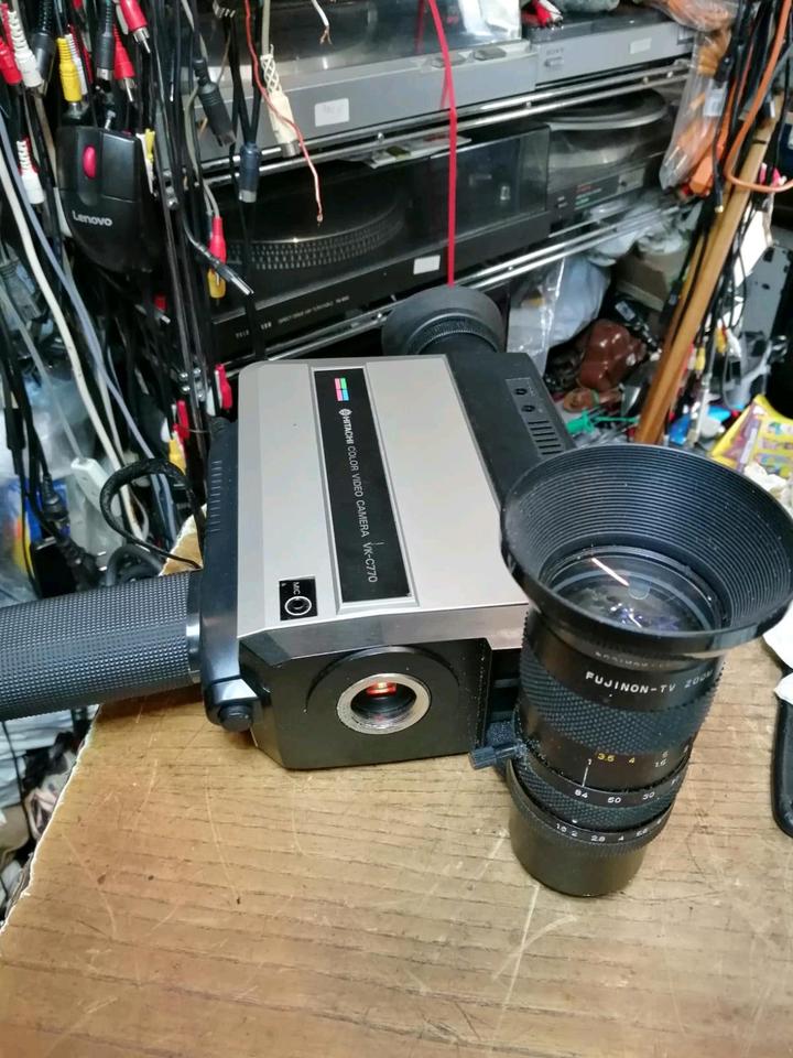 HITACHI VT-7000E Videorecorder, Adapter und Videocamera!!!