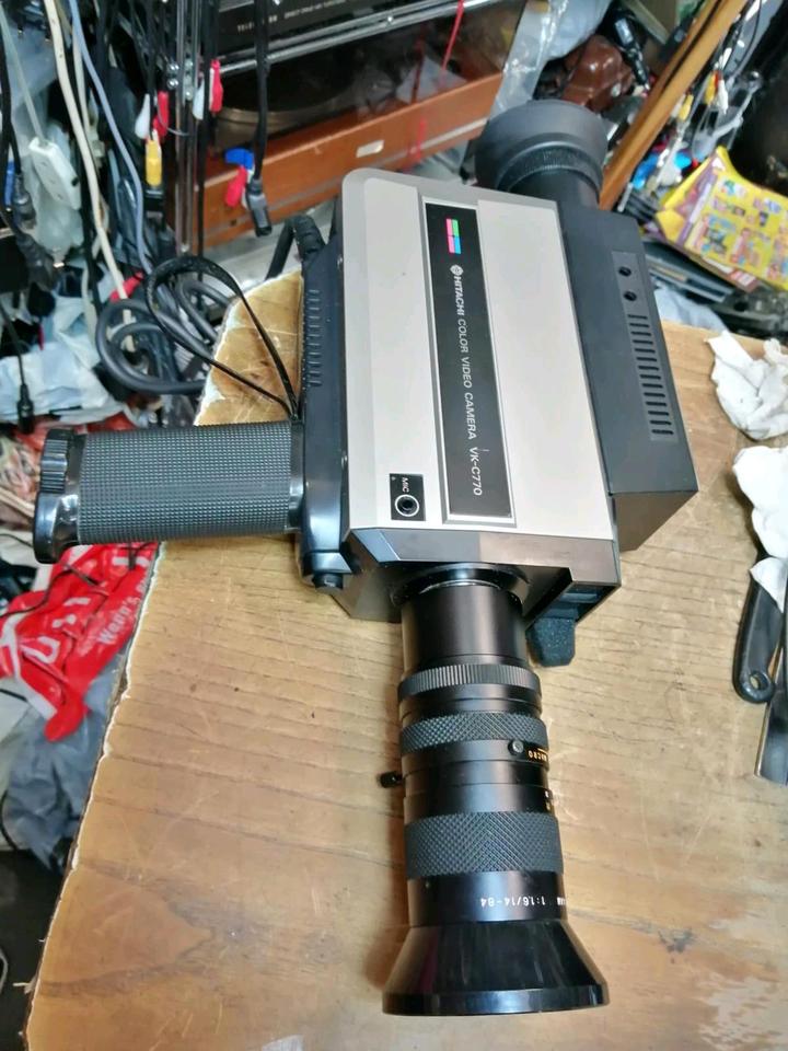 HITACHI VT-7000E Videorecorder, Adapter und Videocamera!!!