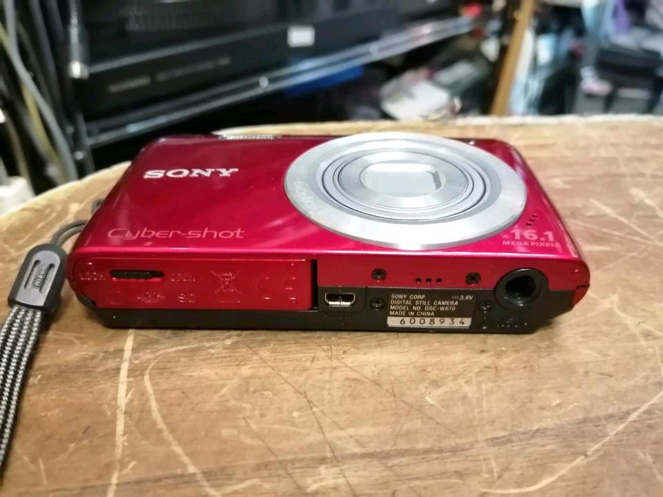 SONY Optical SteadyShot DSC-W670, Digital-Kamera mit Zubehör!!