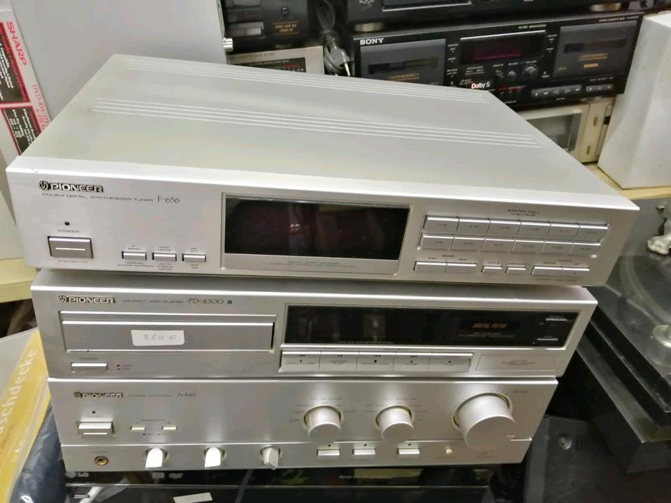 PIONEER Amplifier A-445, Tuner F-656 und CD-Player PD-4300!
