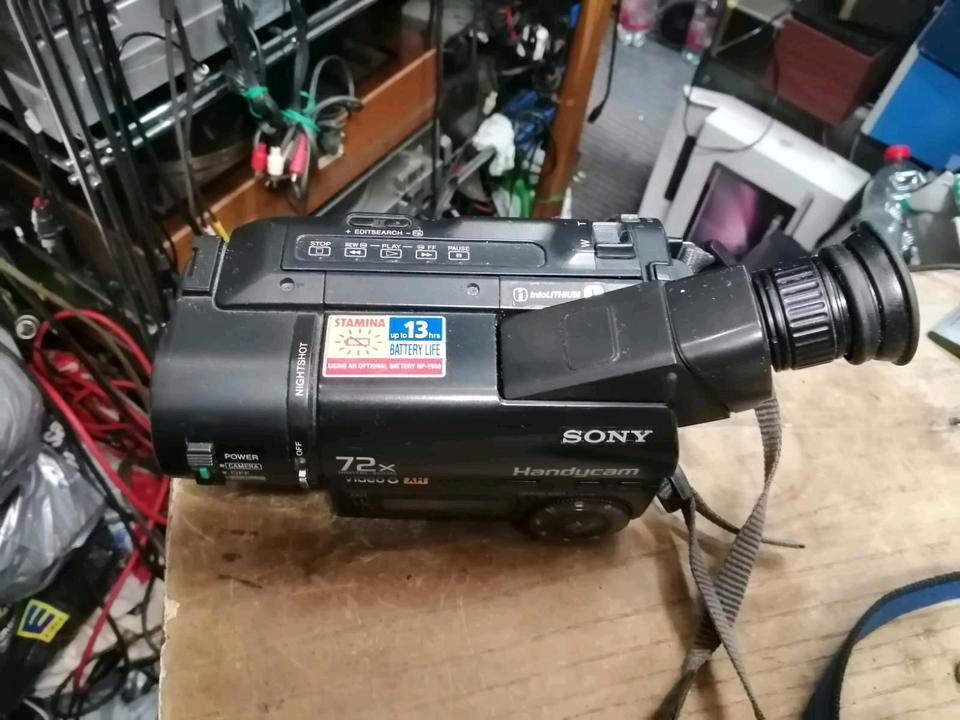 SONY CCDGTR425E, Videocamera Hi8 und Video 8, mit Zubehör!!!